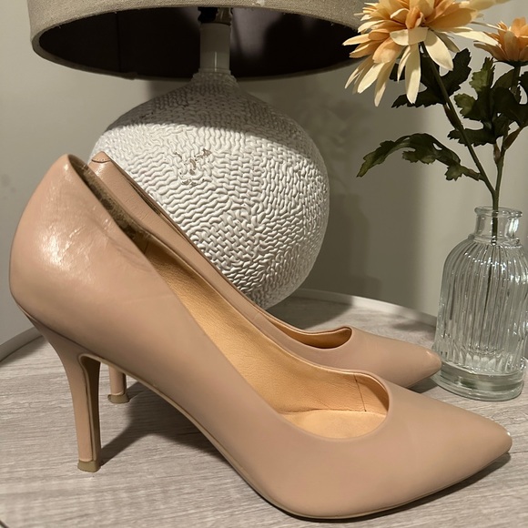 Nine West Shoes - Nine West Nude Heels